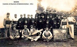 BISKRA - COMMIS ET OUVRIERS D'ADMINISTRATION - 1911